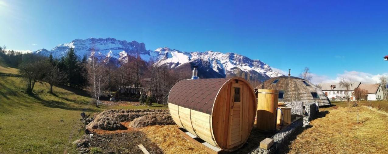 Au-Dela Des Nuages, Maison D'Hotes Insolite & Spa Aubessagne Ngoại thất bức ảnh