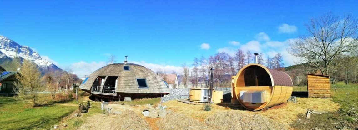 Au-Dela Des Nuages, Maison D'Hotes Insolite & Spa Aubessagne Ngoại thất bức ảnh
