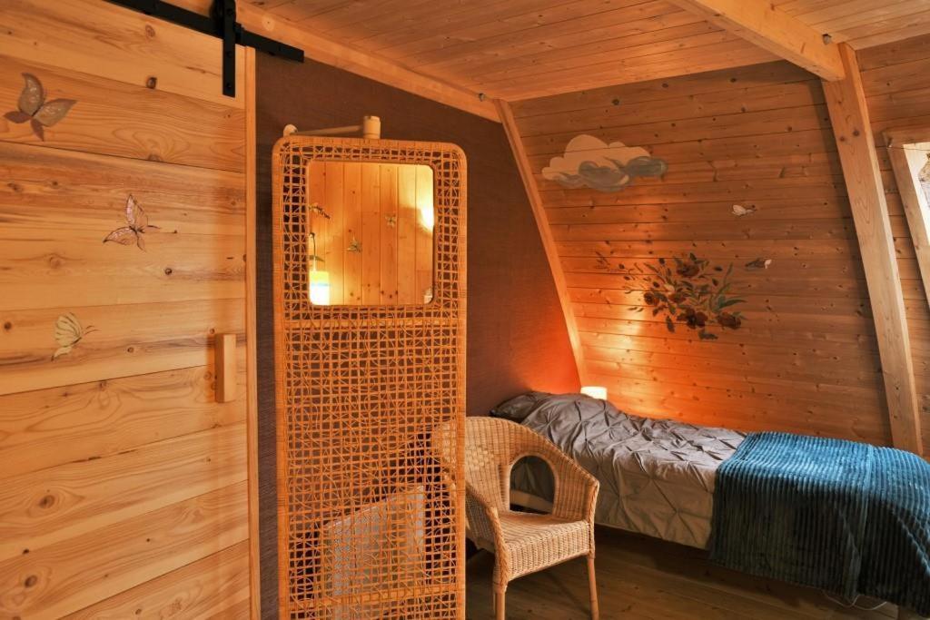 Au-Dela Des Nuages, Maison D'Hotes Insolite & Spa Aubessagne Ngoại thất bức ảnh