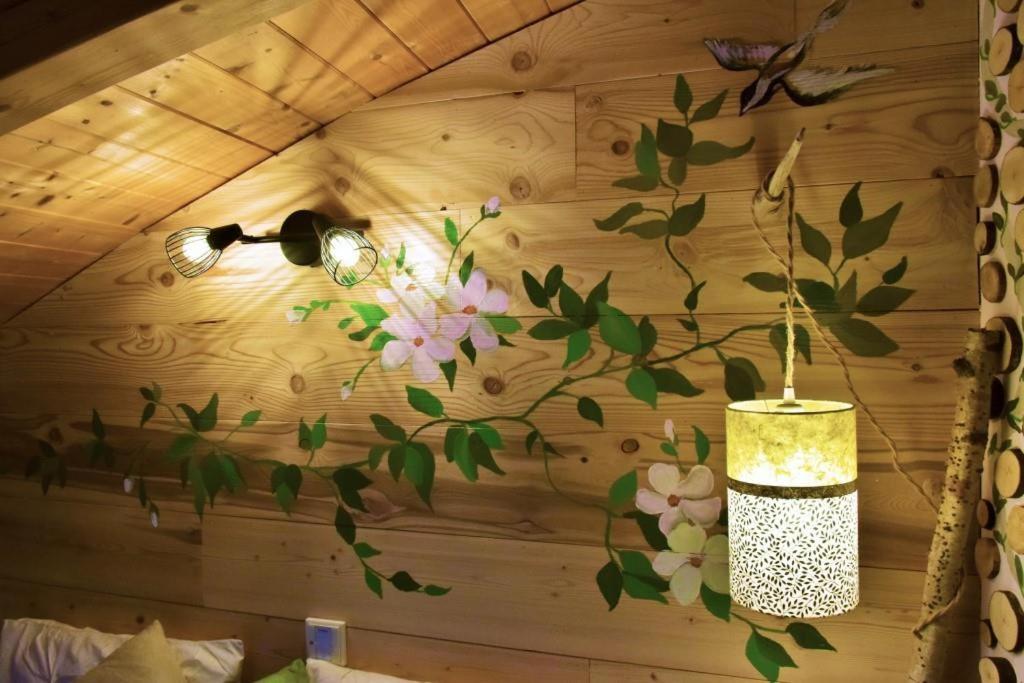 Au-Dela Des Nuages, Maison D'Hotes Insolite & Spa Aubessagne Ngoại thất bức ảnh