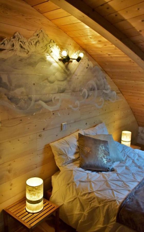 Au-Dela Des Nuages, Maison D'Hotes Insolite & Spa Aubessagne Ngoại thất bức ảnh