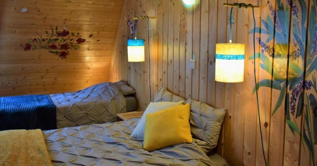 Au-Dela Des Nuages, Maison D'Hotes Insolite & Spa Aubessagne Ngoại thất bức ảnh