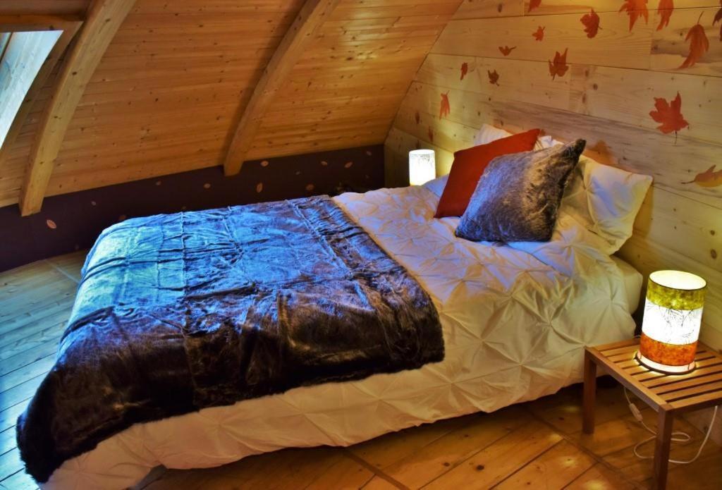 Au-Dela Des Nuages, Maison D'Hotes Insolite & Spa Aubessagne Ngoại thất bức ảnh